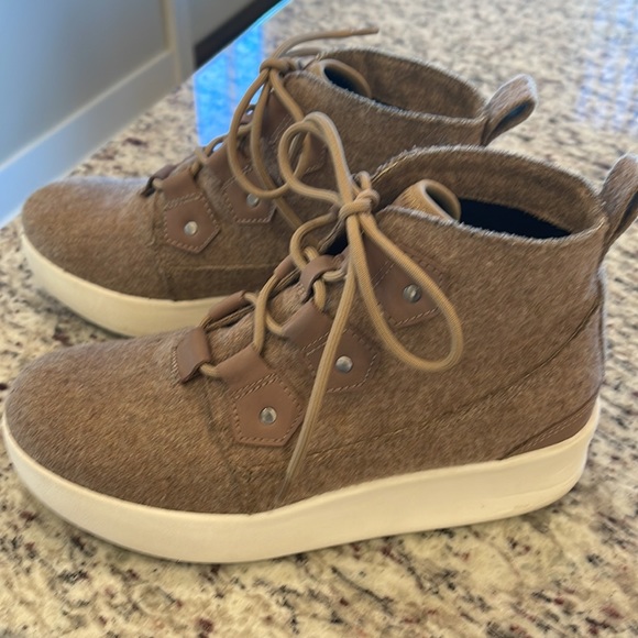 OTBT Defend Booties Size 6 - Picture 5 of 7